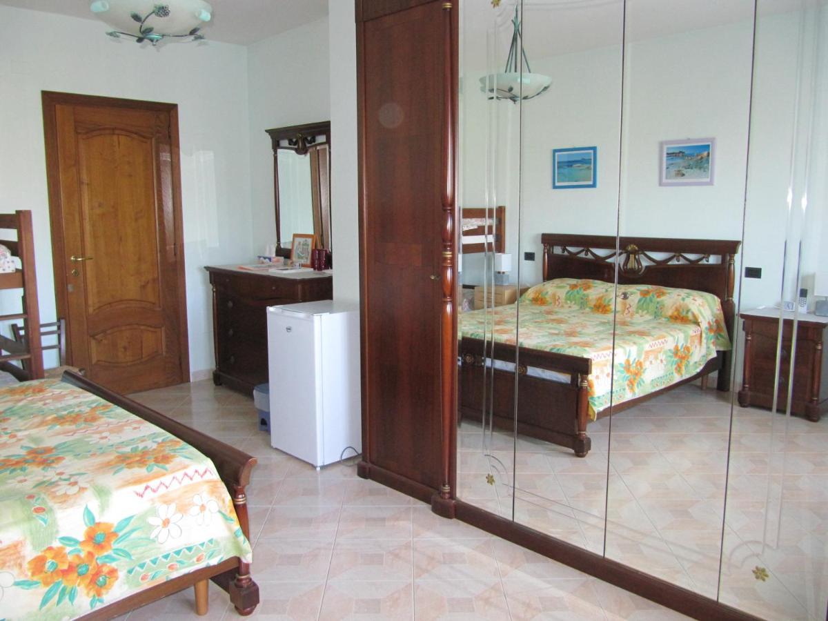 Il Portico Bed & Breakfast Uras ภายนอก รูปภาพ