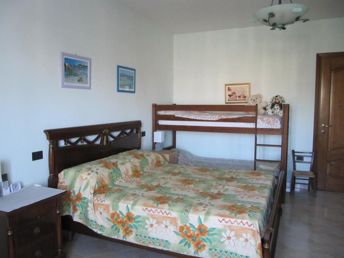 Il Portico Bed & Breakfast Uras ภายนอก รูปภาพ