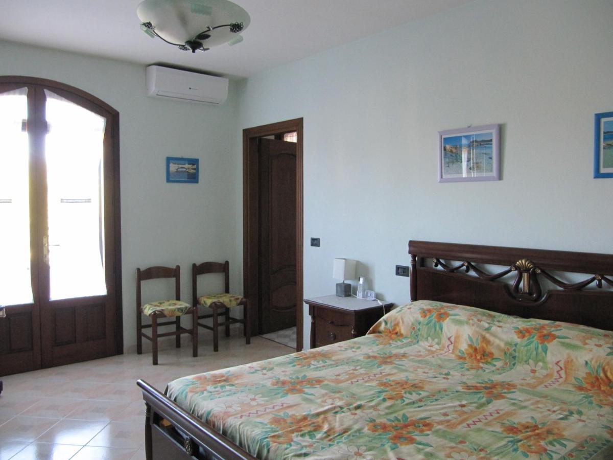 Il Portico Bed & Breakfast Uras ภายนอก รูปภาพ