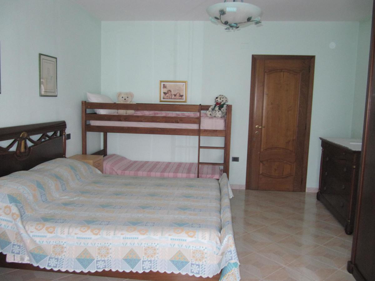 Il Portico Bed & Breakfast Uras ภายนอก รูปภาพ